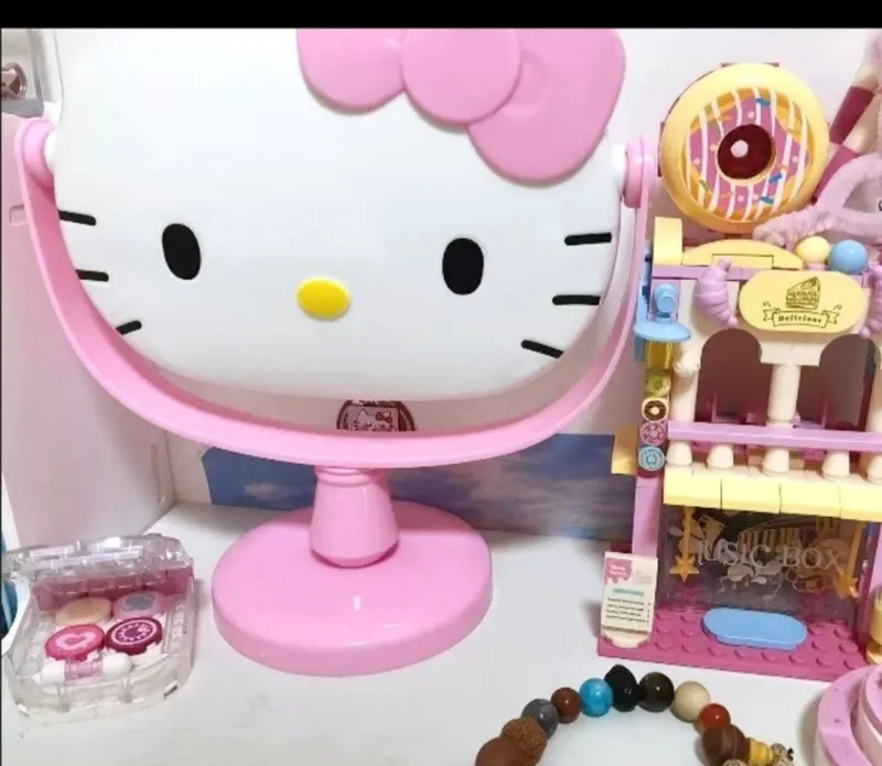 Qizlar uchun Hello kitty oynasi