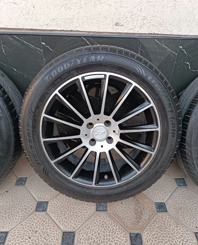 Шины на дисках в стиле Mercedes для Cobalt, 215/55 R17, в хорошем состоянии 5