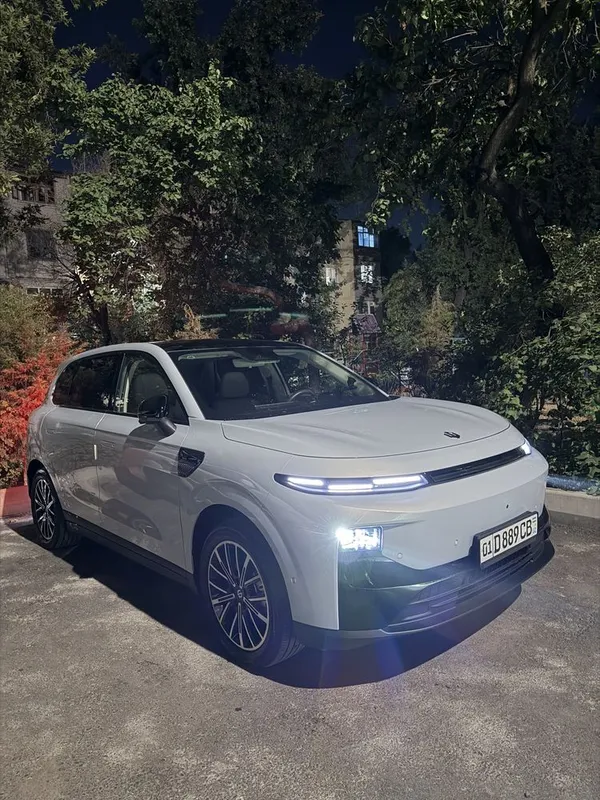 B10 leapmotor в идеальном состоянии пробег 10 000 км цвет нордо грей! 2 B10 leapmotor в идеальном состоянии пробег 10 000 км цвет нордо грей! 2