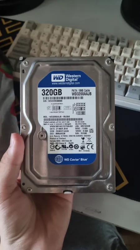 Жёсткий Диск на 320GB IDE разъём переходник в подарок 1 Жёсткий Диск на 320GB IDE разъём переходник в подарок 1