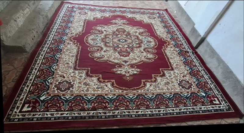Kotta gilam sotiladi. 2