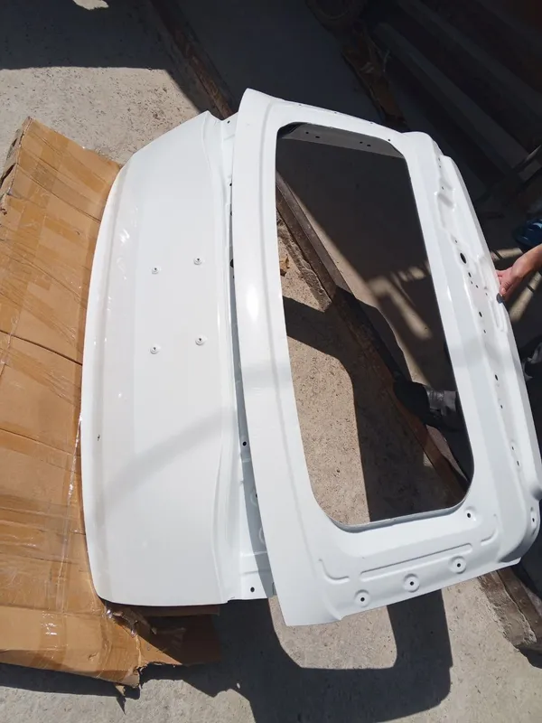 Задний багажник Dongfeng EP 008, белого цвета 3 Задний багажник Dongfeng EP 008, белого цвета 3
