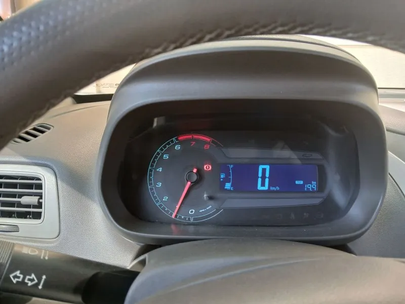 Chevrolet Cobalt LS первая позиция — фото 5