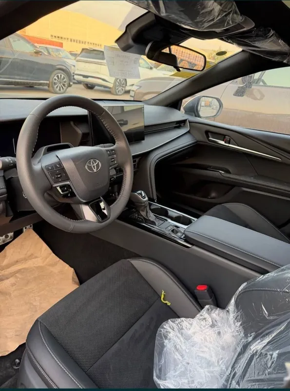 **Camry 2.0 Hybrid Sport Plus — фото 2