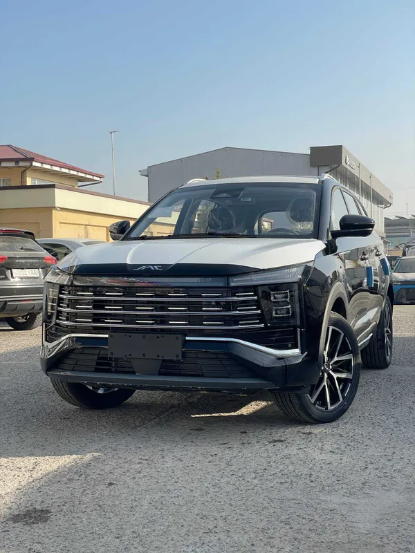 JAC JS8 PRO crossover