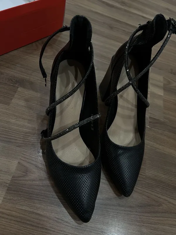 Ayollar poshnali tuflilar 2