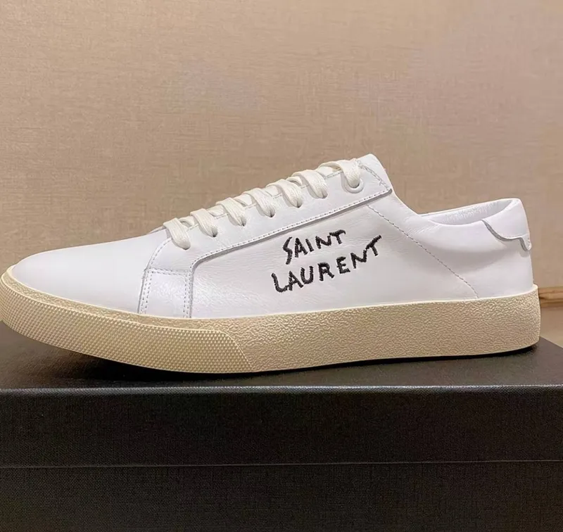 Кроссовки от бренда Saint Laurent