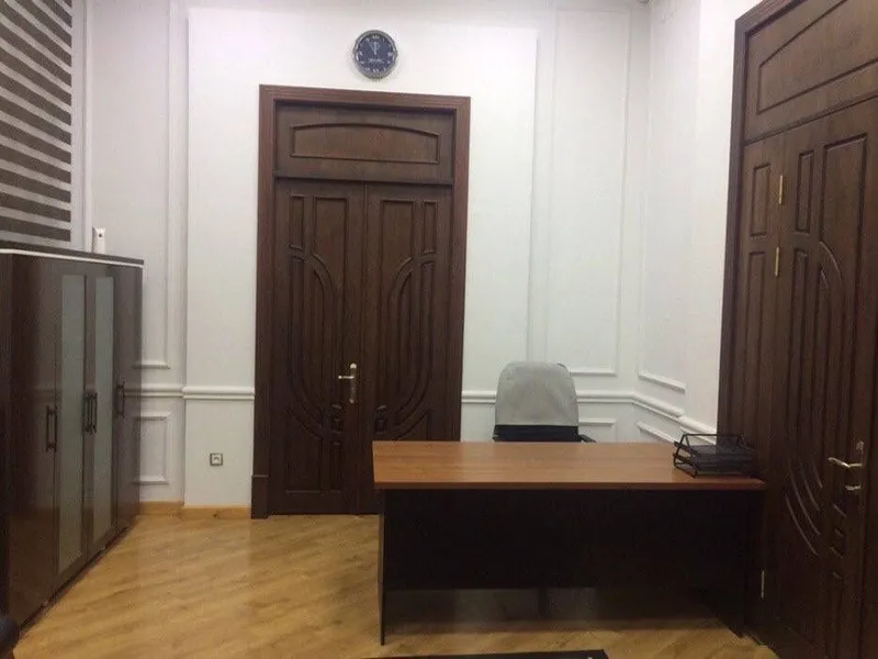 Лабзак Парк Локомотив нежилое помещение 140кв.м первая линия срочно 7