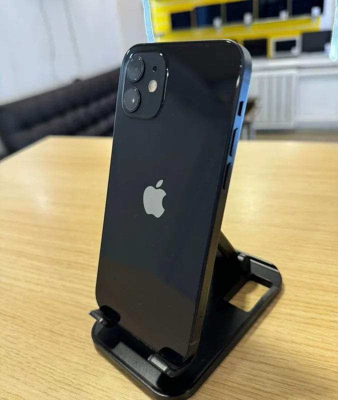 iPhone 12 Black 64GB iPhone 12 Black 64GB