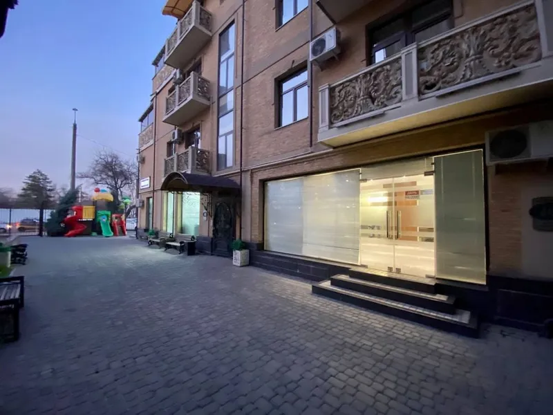 Аренда под офис с мебелью 74кв.м ор: Бодомзор вдоль дороги