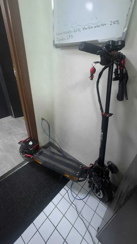 Продаётся двухмоторный электросамокат Skillmax YQ-005C — фото 1