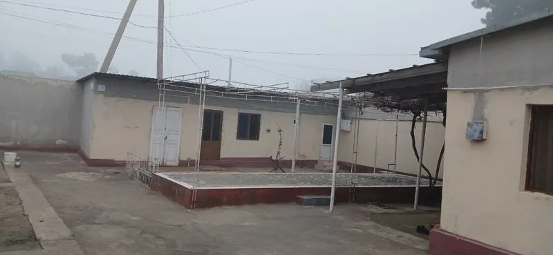 Uy sotiladi joylashuv uchqizilda 3 Uy sotiladi joylashuv uchqizilda 3