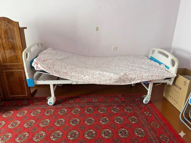 Медицинская функциональная кровать 4-секционная + матрас