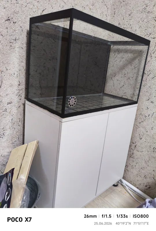 90 litrli akvarium tumbasi bilan 3 90 litrli akvarium tumbasi bilan 3