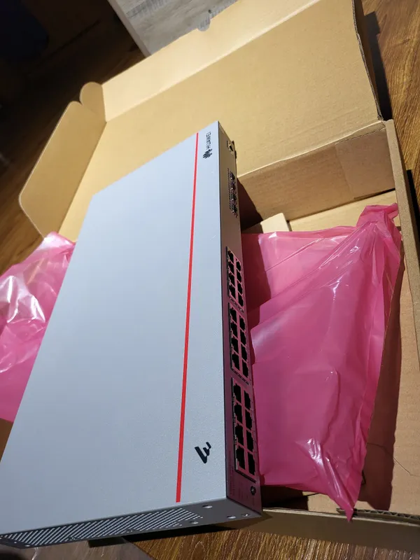 Huawei eKit S310-24P4S | Новый PoE+ коммутатор 24+4 SFP 2