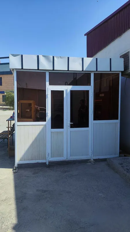 Sotiladi: Mobil savdo pavilyoni / Ko‘chma budka, do‘kon, kiosk, kassa 2 Sotiladi: Mobil savdo pavilyoni / Ko‘chma budka, do‘kon, kiosk, kassa 2