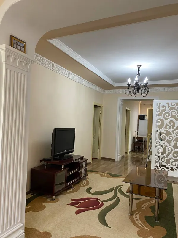 Сдается в аренду квартира 3/4/4 (ЦУМ, ул. Чимуентская) 2