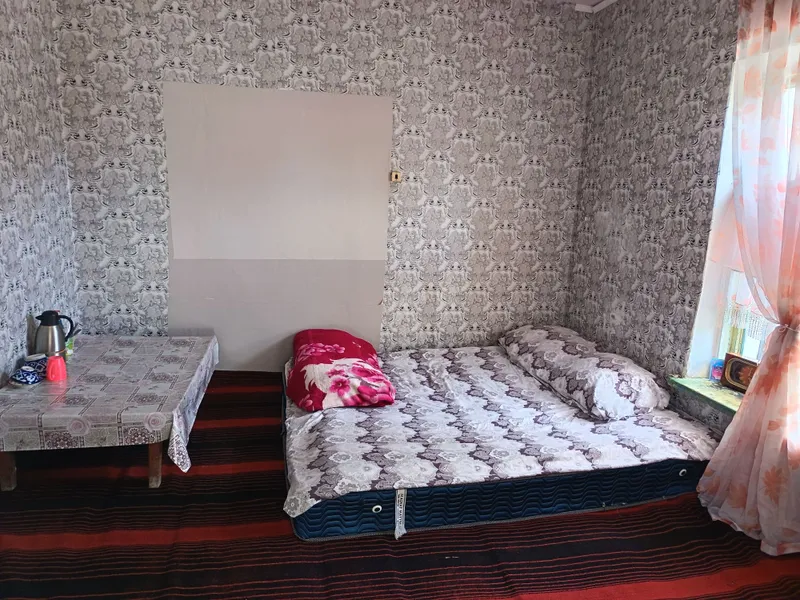 Ijaraga 1 xona uy beriladi xozaykali