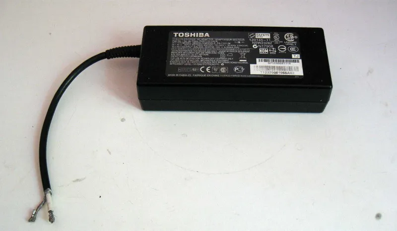 Оригинальный блок питания Toshiba 19V 6.32A (120W)