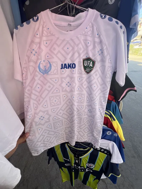 Futbol formalari padraskovy orta yosh bolalar uchun