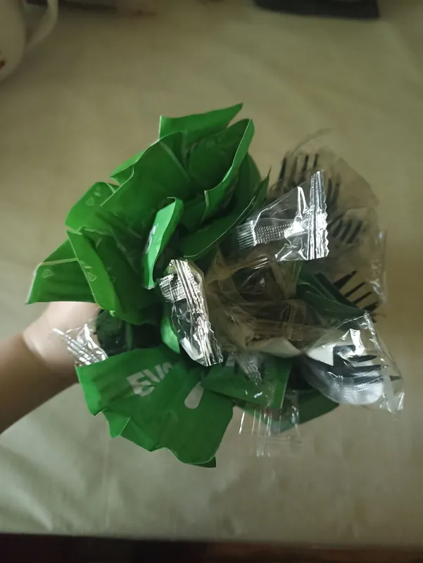 Qadoqdagi plastik vilkalar 1 Qadoqdagi plastik vilkalar 1