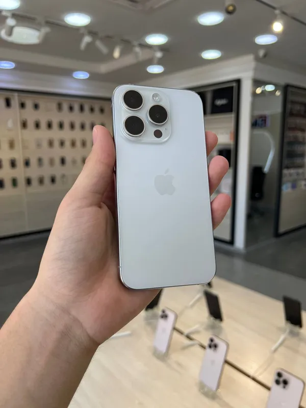 iPhone 15 Pro 1 iPhone 15 Pro 1