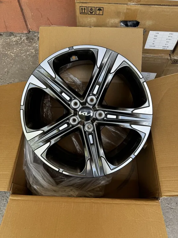 R18 Kia Gt line Deska yangi 1 R18 Kia Gt line Deska yangi 1