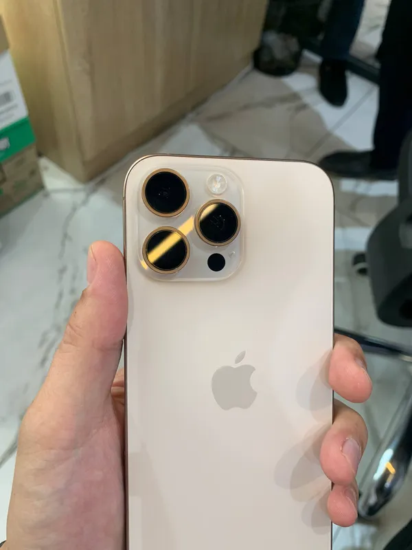 IPhone 16 Pro Max 8