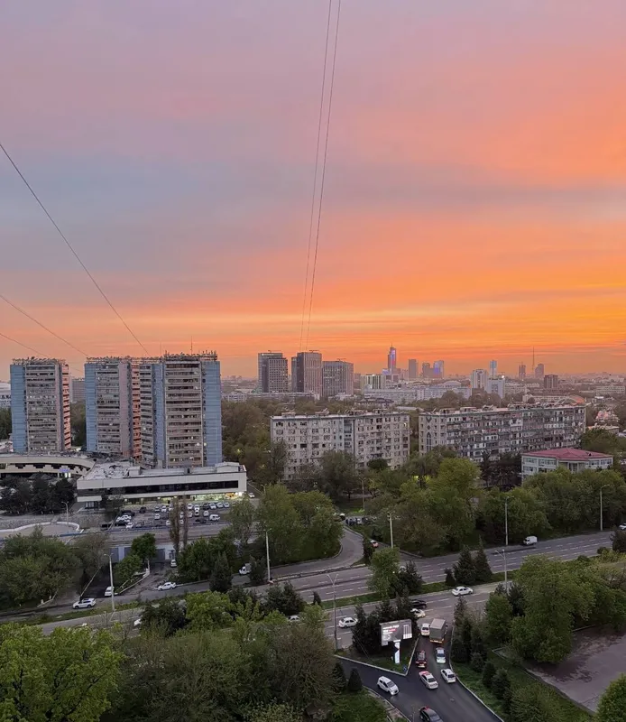 «Moskovskie vysotki» turar joy majmuasida yevrota’mir, mebel va texnika bilan jihozlangan 3 xonali kvartira 9