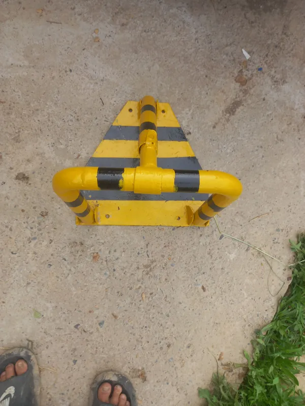 Sotiladi!Temirdan yasalgan parking blocker