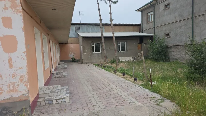 Uy sotiladi 6 sotiq 4 xona uyi bor — фото 1