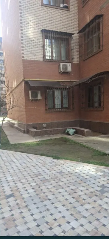 Цокол сотилади Яккасарой туманида