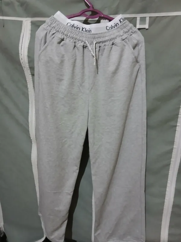 Calvin Klein, triko. Razmer standart, qizlar uchun