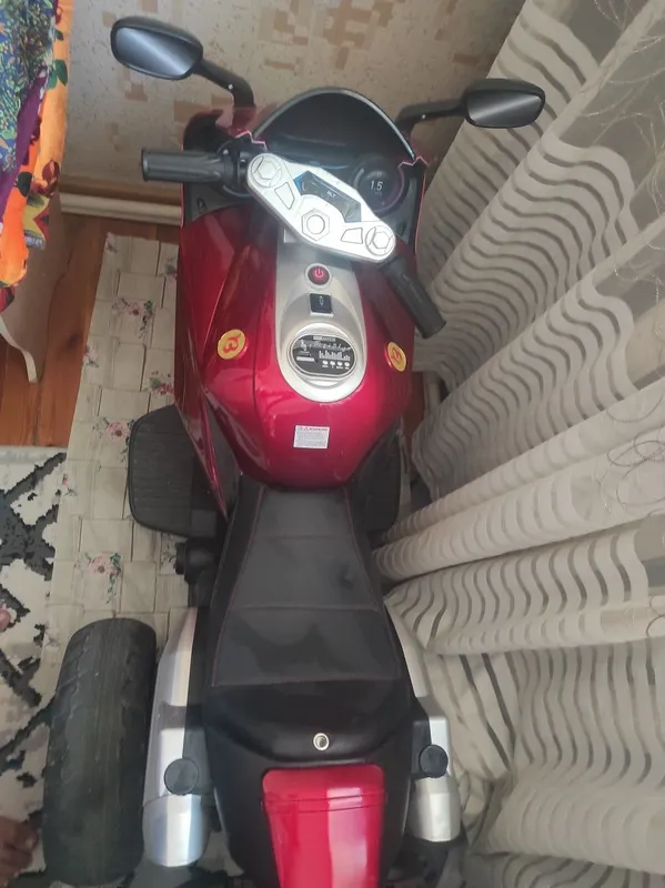 Bolalar uchun elektr mototsiklBolalar uchun elektr mototsikl 2