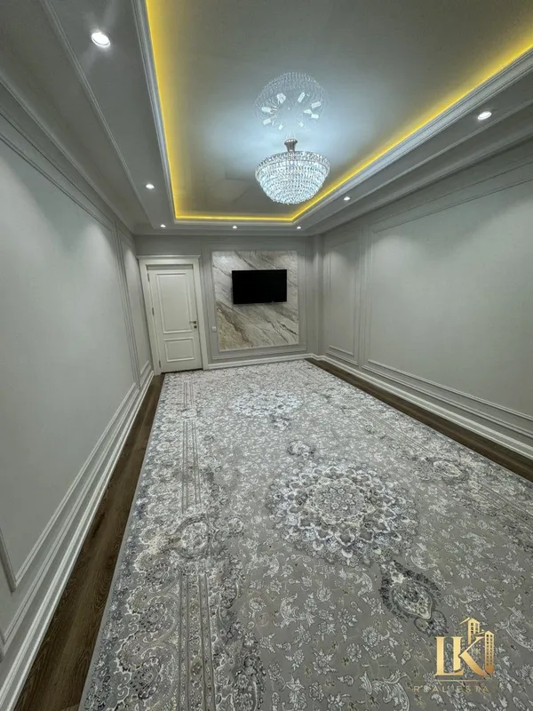 Продается 3-комнатная квартира в ЖК PARKENT PLAZA FDG с авторским ремонтом и мебелью в Яшнабадском районе — фото 3