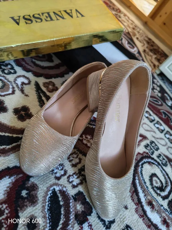 размер 36, надевали 1 марта, цена: 149 000, договоримся) 1