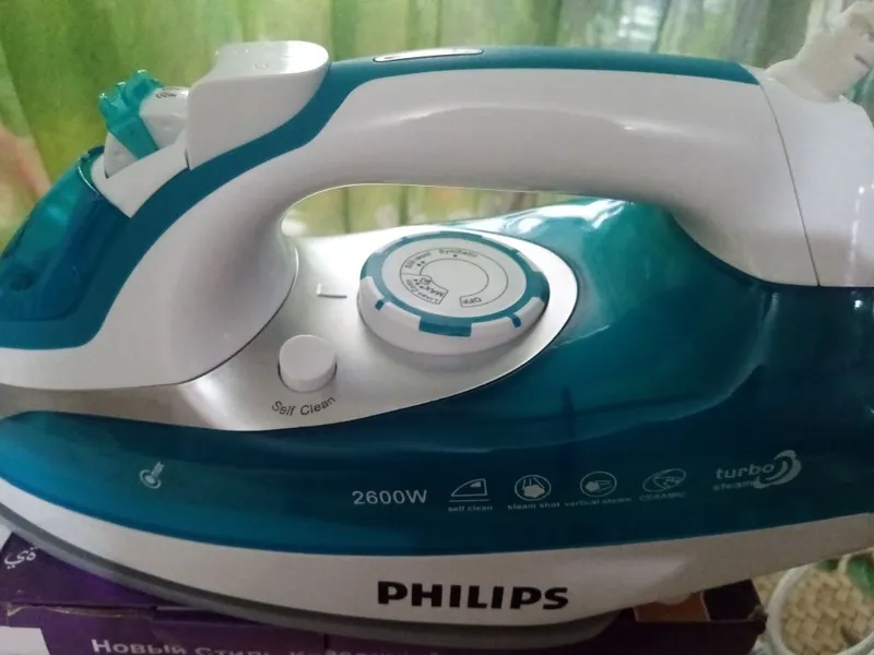 Паровой утюг PHILIPS с керамическим антипригарным покрытием — фото 2