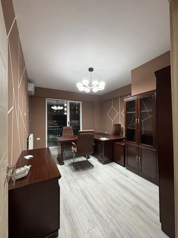 сдаётся помещение в Zarafshan city , с офисной мебелью в бонус 3
