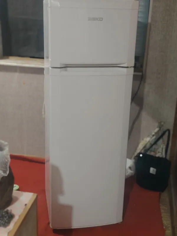 Продам холодильник BEKO 2