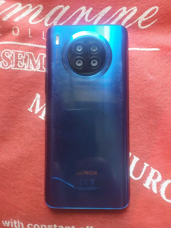 Продаеться телефон Honor 50 lite 4