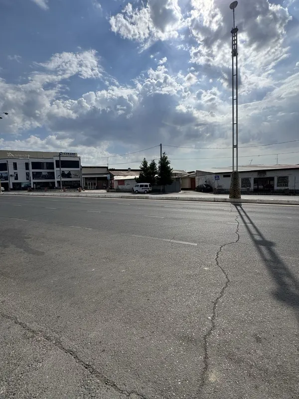 Uy sotiladi, Nurafshon ko’chada. Biznes uchun 2