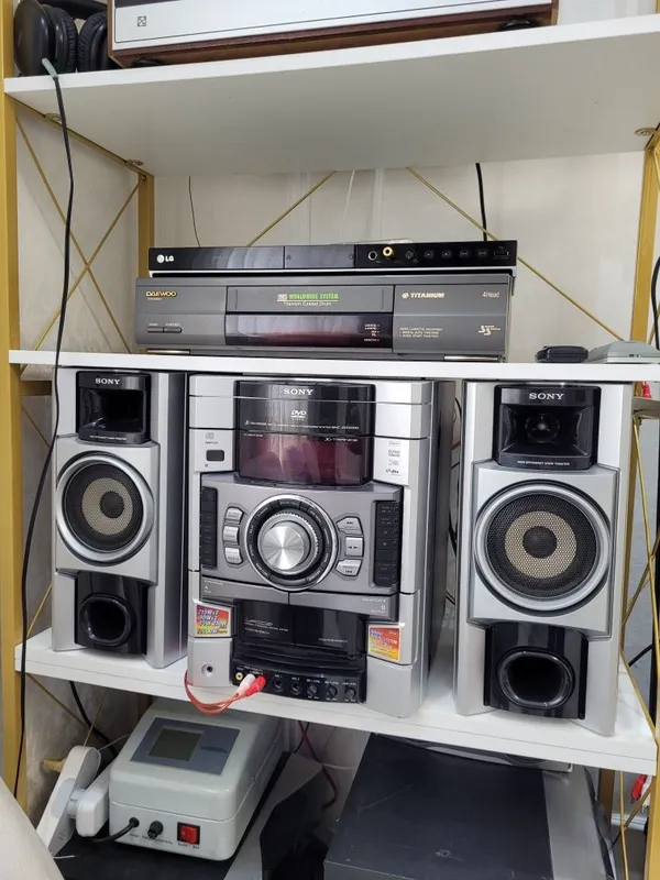 Музикалный центр Sony mhc gn 1100d мошный высокий звук