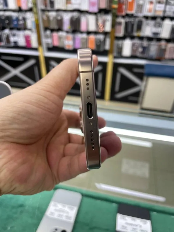 iPhone 16 Pro 6 iPhone 16 Pro 6
