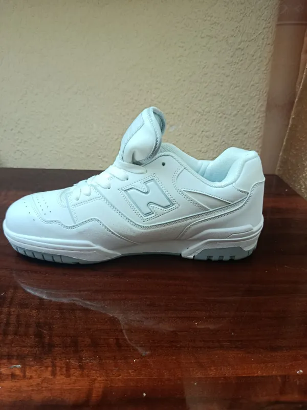 Yangi New Balance 550 krossovkalari (o‘lchami 42 / 26.5 sm) — oq rangd 2 Yangi New Balance 550 krossovkalari (o‘lchami 42 / 26.5 sm) — oq rangd 2