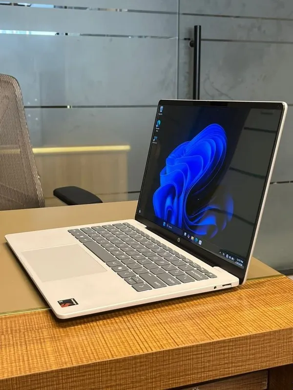 HP OmniBook X Flip AI 1