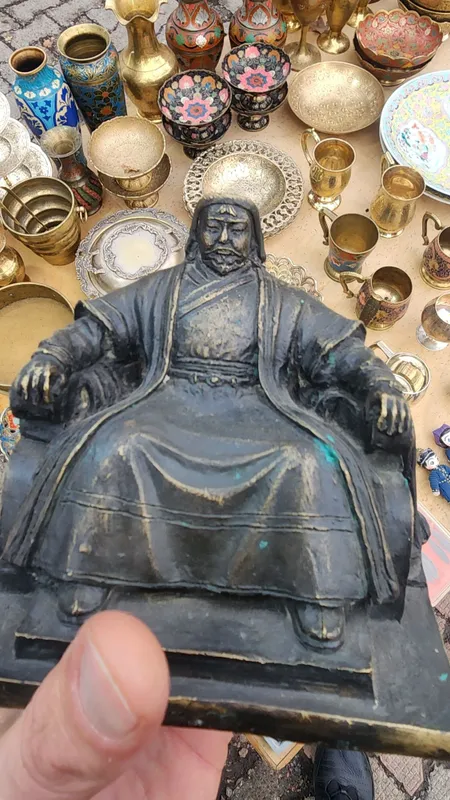 Бронзовые будийские предметы.