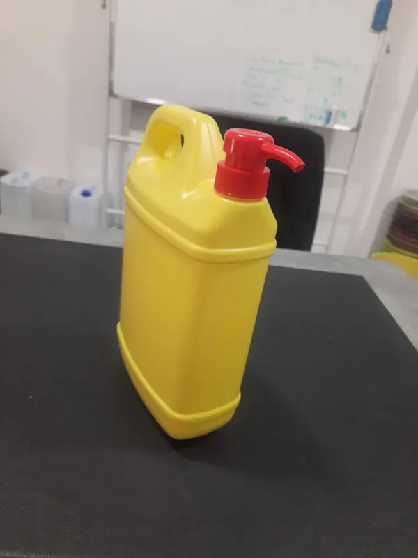 Пластиковая емкость 1,5 л. Plastmas idish 1,5 L — фото 1