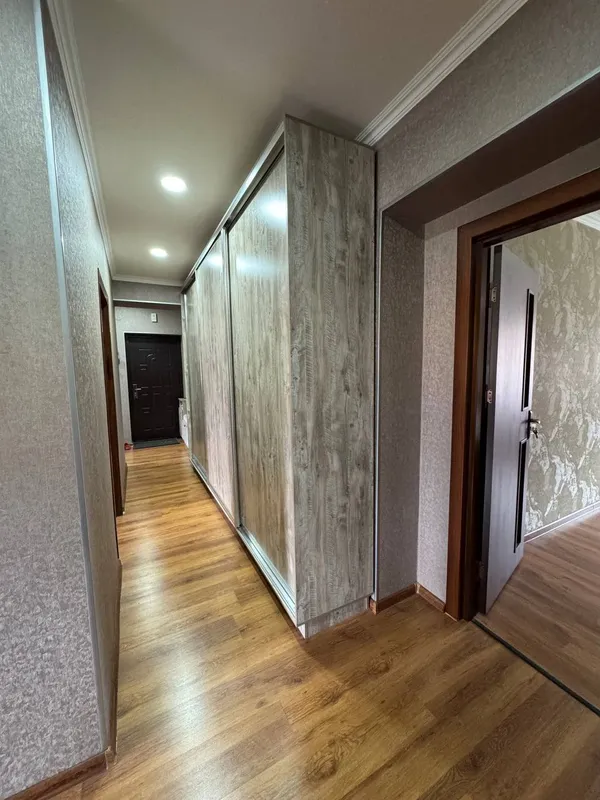 Продается квартира 3 комнаты — фото 7