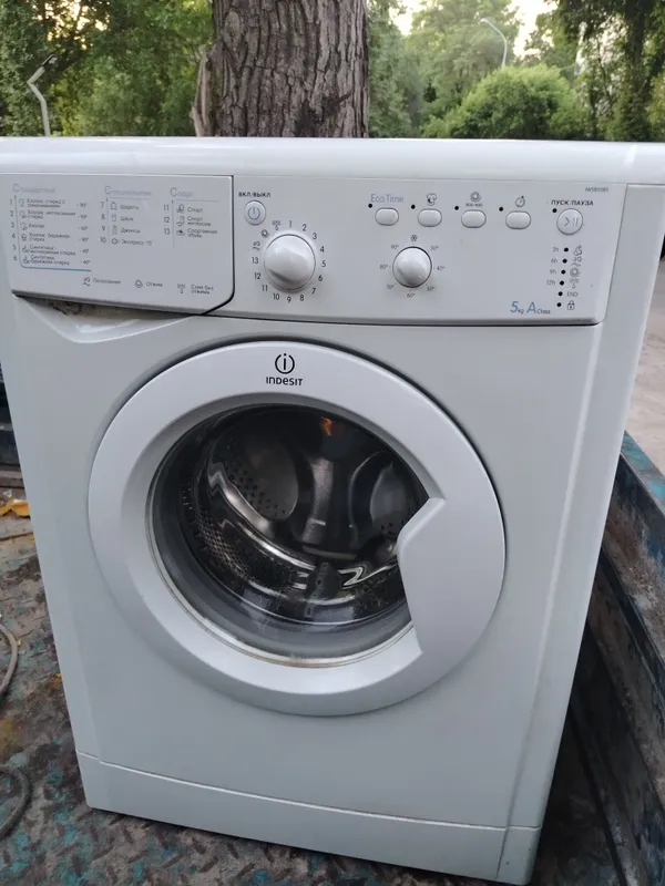 Продаётся стиральная машина Indesit 5 кг