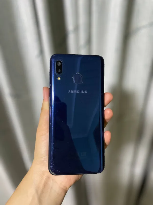 Samsung Galaxy A20 telefon sotiladi xolati ideal 2